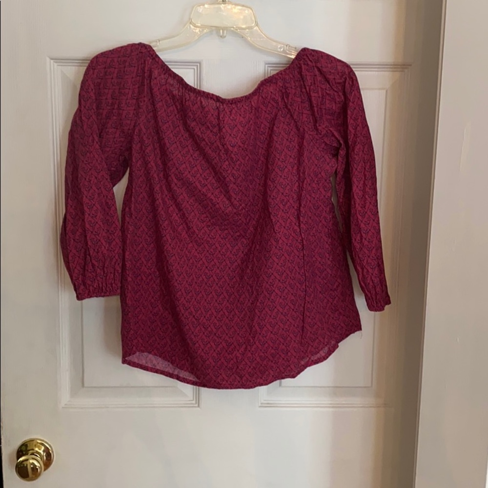 Marve shirt, can be worn off the shoulders